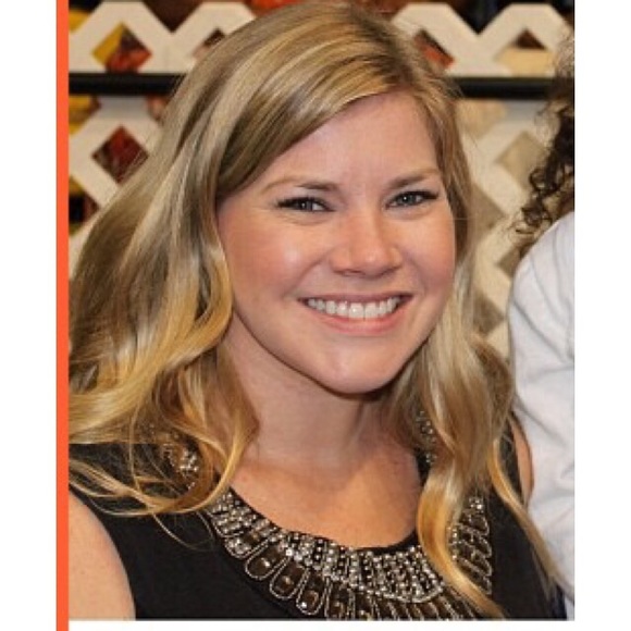 Meet your Posher, Ava - Picture 1 of 2